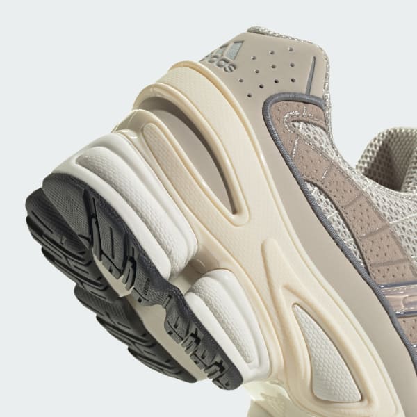 Ozweego boost store