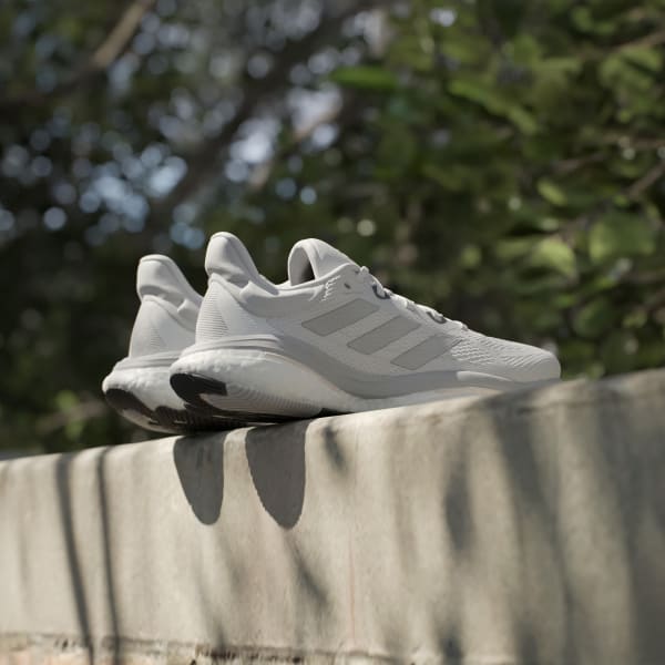 Hvit SOLARGLIDE 6 Sko