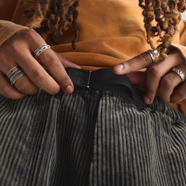 Svart ADIDAS EQUIPMENT CORDUROY BUKSE