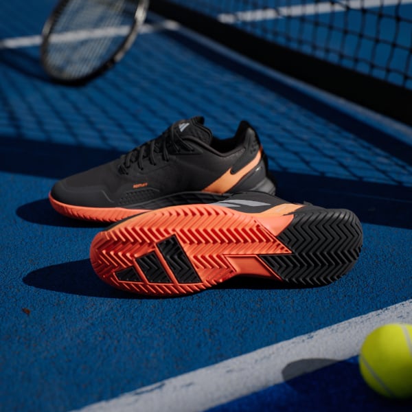 Hitam Sepatu Tennis Defiant Speed 2