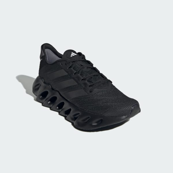 Hitam Sepatu Running adidas Switch Fwd 2