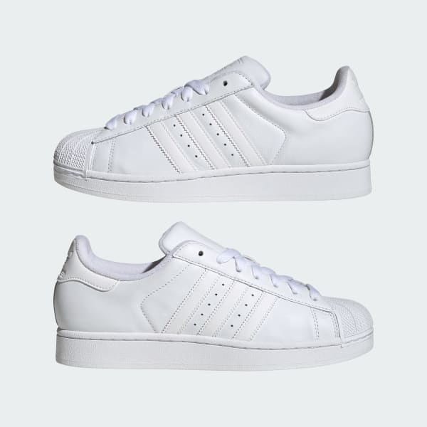 商品画像：Amazon.com | adidas Originals Superstar White/White/Black 2