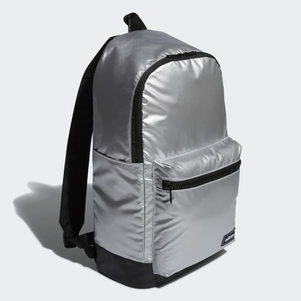 adidas Mochila Classic Mediana Metalizada Plata adidas Mexico
