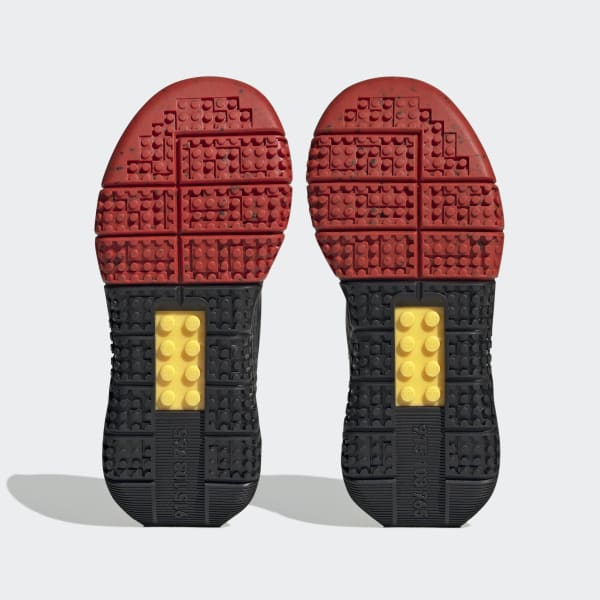 สีดำ รองเท้าพร้อมสายรัดด้านบนและเชือกรองเท้ายืดหยุ่น adidas DNA x LEGO®