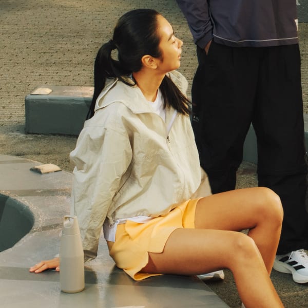 アディダス DAY//Ø ウーブンジャケット - ベージュ | アディダス ジャパン