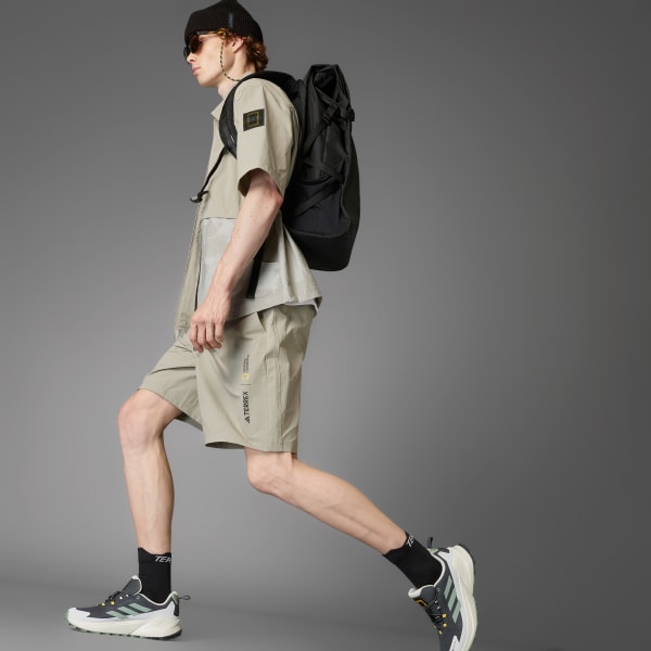 ベージュ ナショナル ジオグラフィック WIND. RDY ショーツ