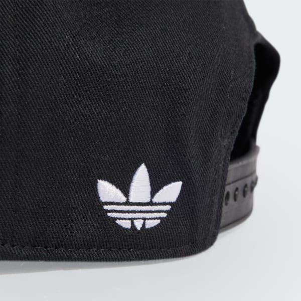 Schwarz Adilenium Flat Brim Graphic Kappe