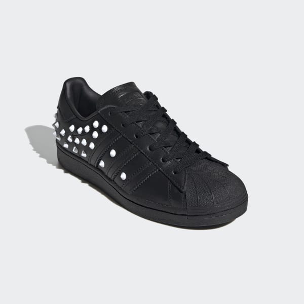 Chaussure Superstar. Chaussure Superstar.