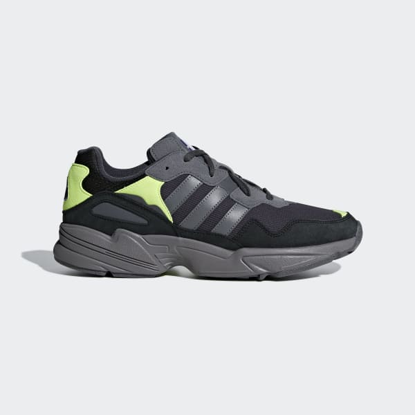 adidas yung nere con schizzi