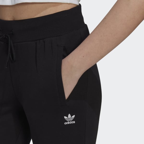 Black 아디컬러 에센셜 플리스 슬림 조거 QD653