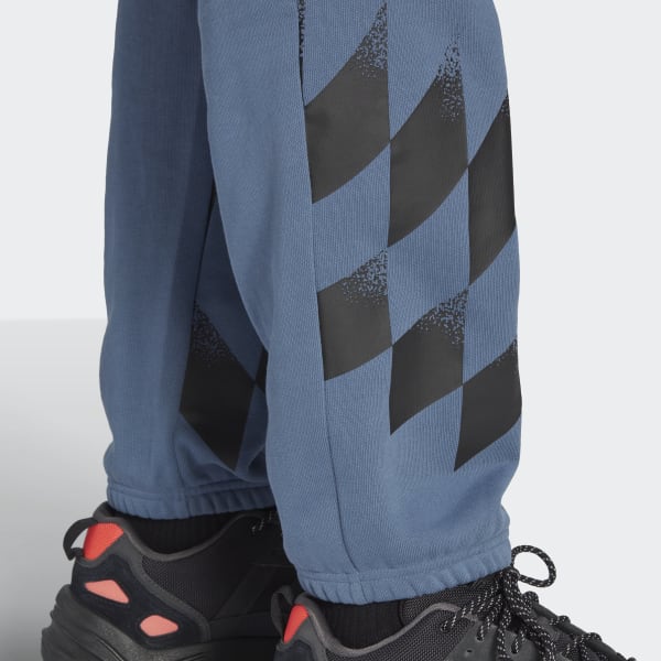 Bleu Pantalon de survêtement graphique adidas Rekive Placed VU107