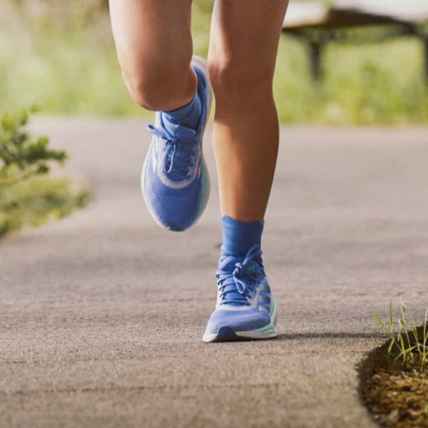 Azul Tenis de Running Supernova Stride