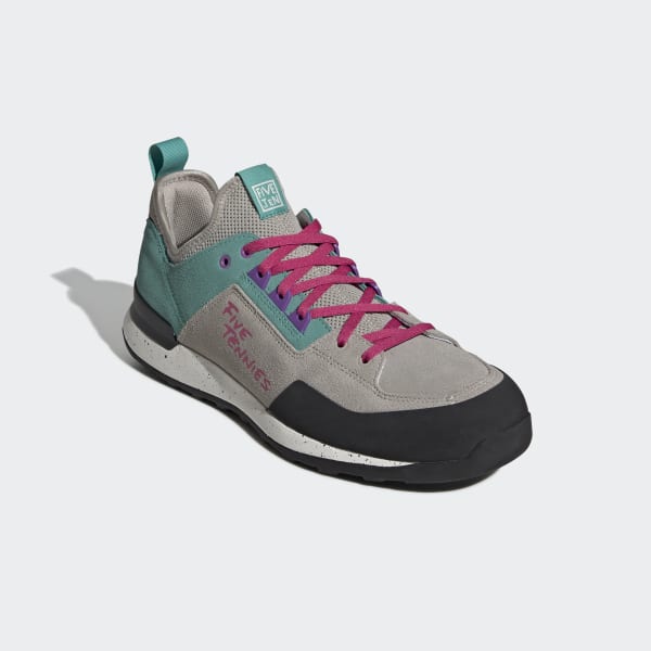 five tennie adidas