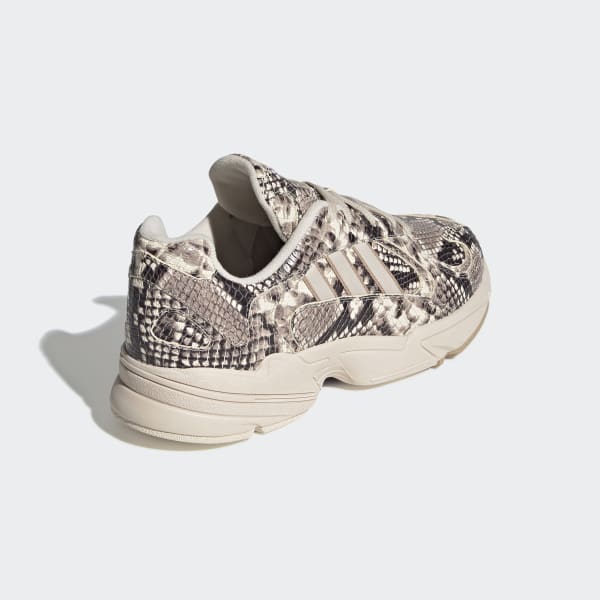 cerco adidas yung 1