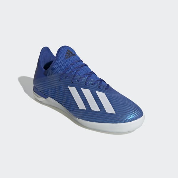 blauwe voetbalschoenen