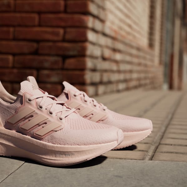 Pink ultra boost outfit cheap