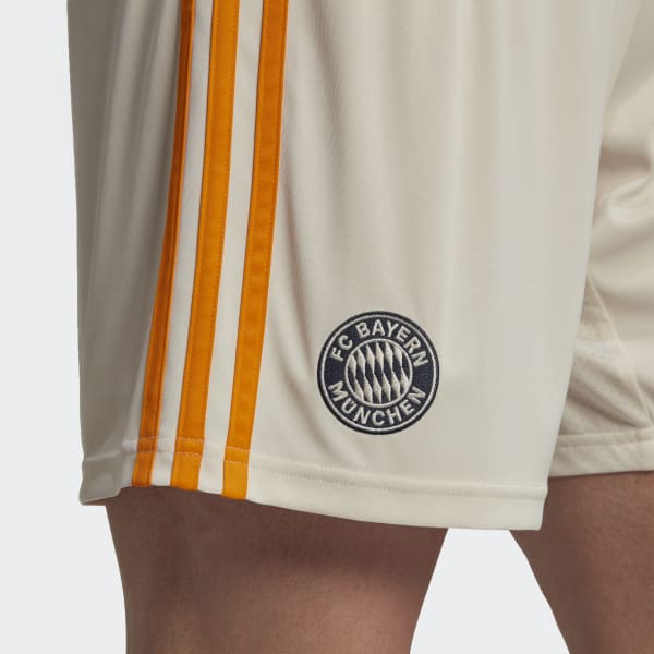 Beige FC Bayern 22/23 fjerdeshorts JME84