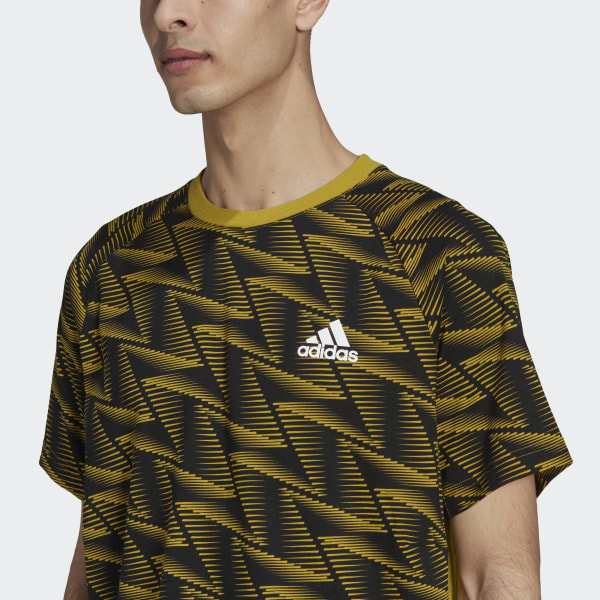 Zielony Designed For Gameday Travel Tee E1910