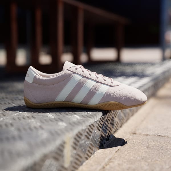 Merah-muda SEPATU GRAND COURT LO