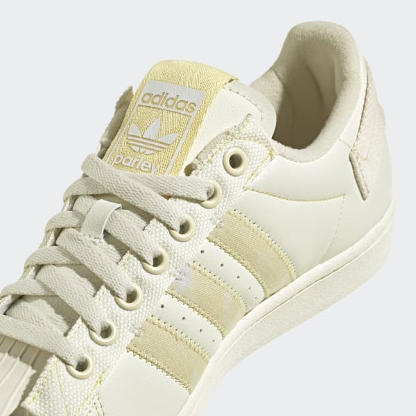 White Superstar Parley Shoes LKQ68