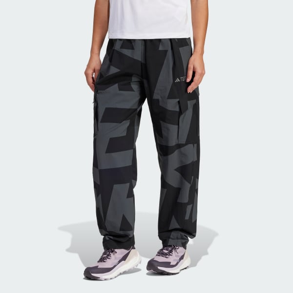 zwart Terrex Xploric Cargobroek met Print