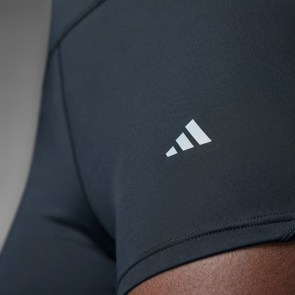 สีดำ กางเกงวิ่งรัดรูปขาสั้น Ultimate