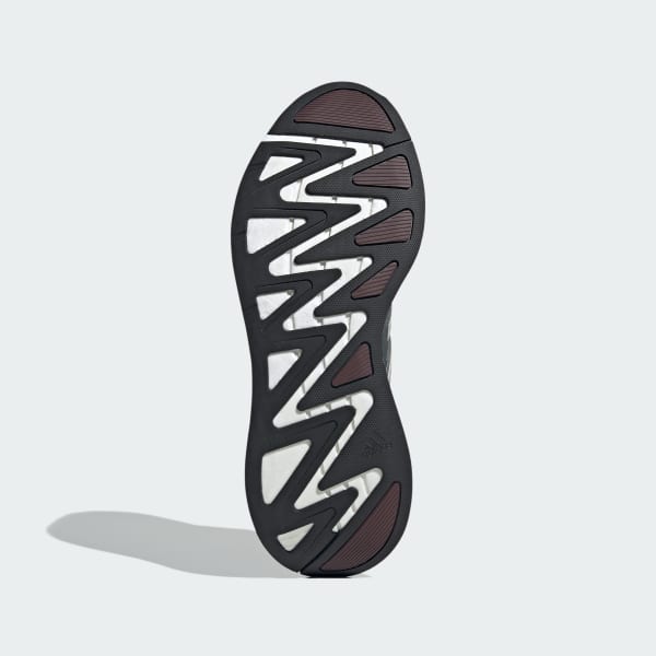 Abu-abu Sepatu Adizero Aruku