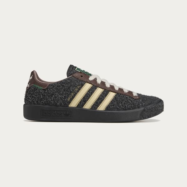 The New es/ Today / The Visit 7‪”‬ adidas Originals sneakers ZX 22 Boost green color at PRM US