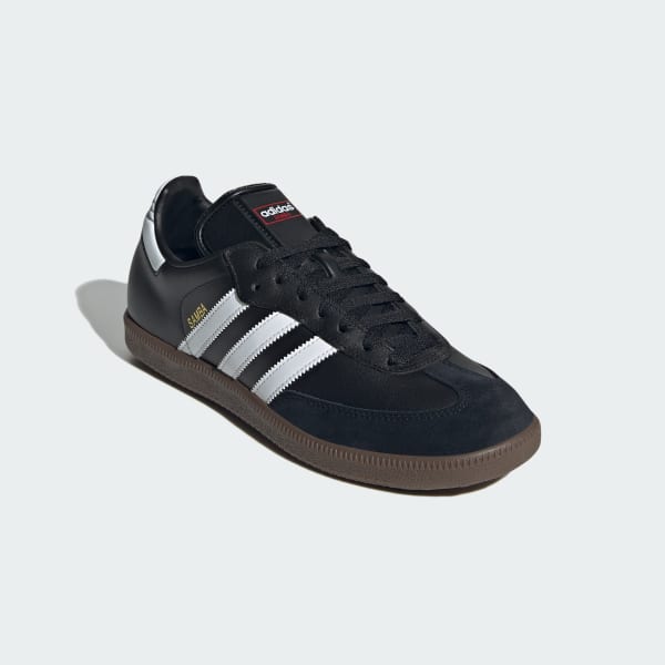 019000 adidas