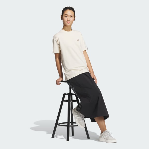 ホワイト エッセンシャルズ プラス スモールロゴ 半袖Tシャツ