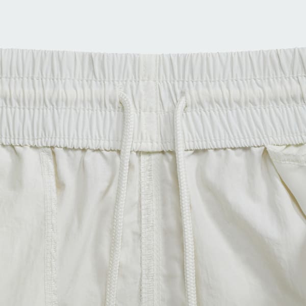 White 아디컬러 클래식 스프린터 쇼츠