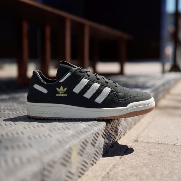 Black Forum Low CL Shoes