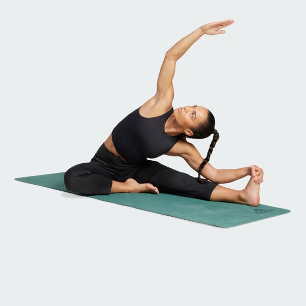 Black Yoga Crop Tank With Inner Shelf Bra