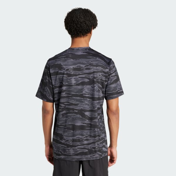 Negro Camiseta Train Essentials Camo AOP