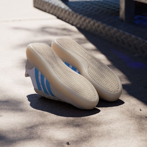 White Barreda Decode Shoes