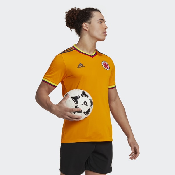 Adidas lança camisa Icon laranja para a Colômbia