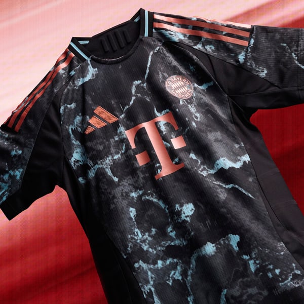 Schwarz FC Bayern München 24/25 Auswärtstrikot Authentic