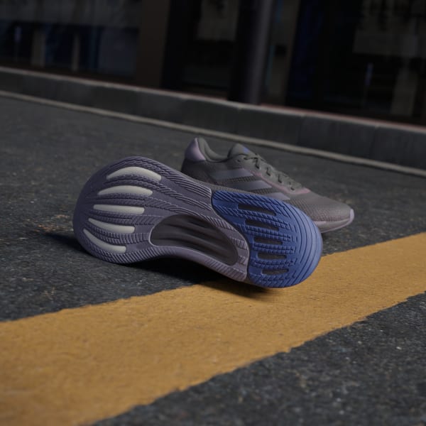 Black Supernova Stride Running Shoes