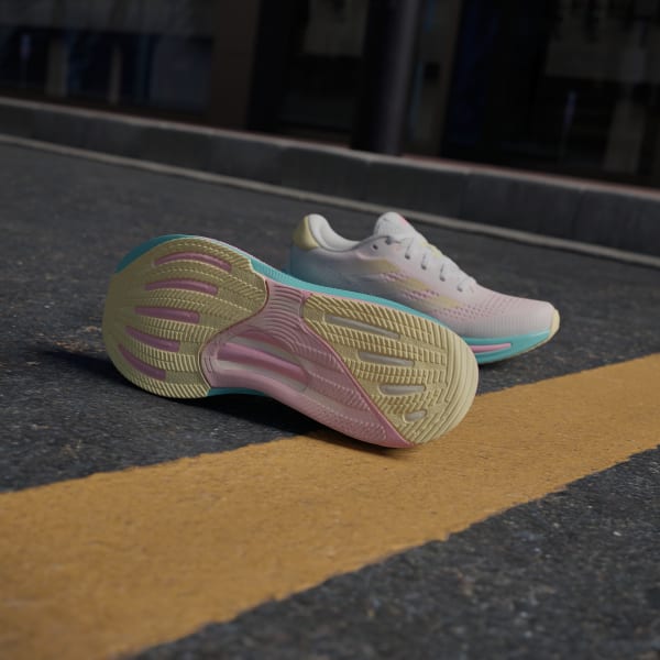 White Supernova Rise Running Shoes