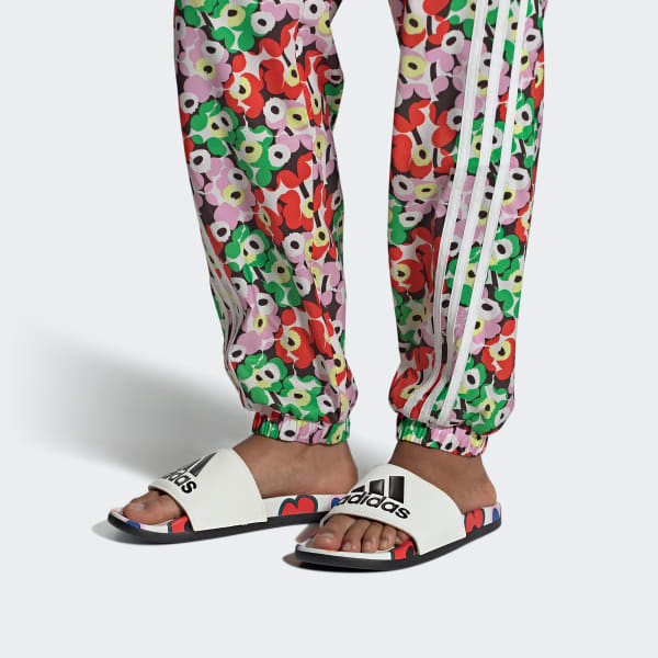 Bialy Adilette Comfort Slides