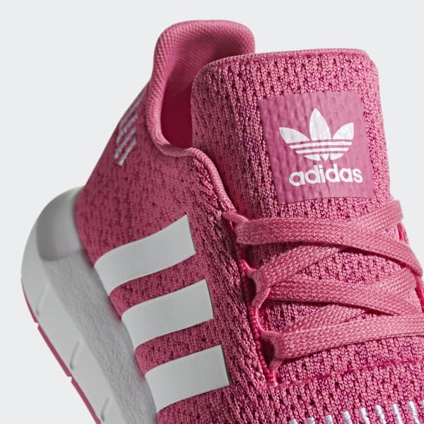 Adidas originals swift clearance run sneakers in pink