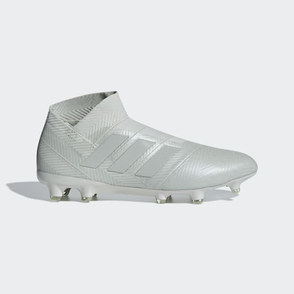 botas de futbol nemeziz 18