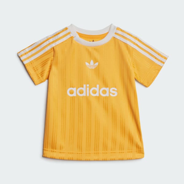 Oro Conjunto Shorts y Playera Football