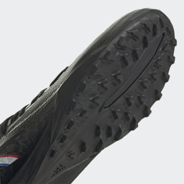Synthetic turf shoes
