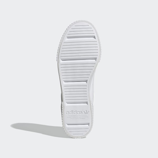 Blanco Tenis Court Tourino