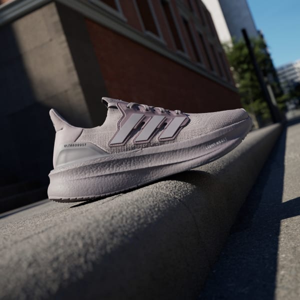 Abu-abu Sepatu Ultraboost 5