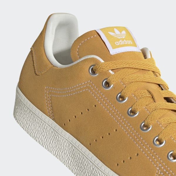 White and yellow hotsell stan smith