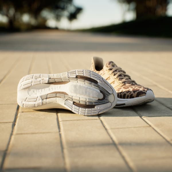 Beige Zapatillas Ultraboost Light