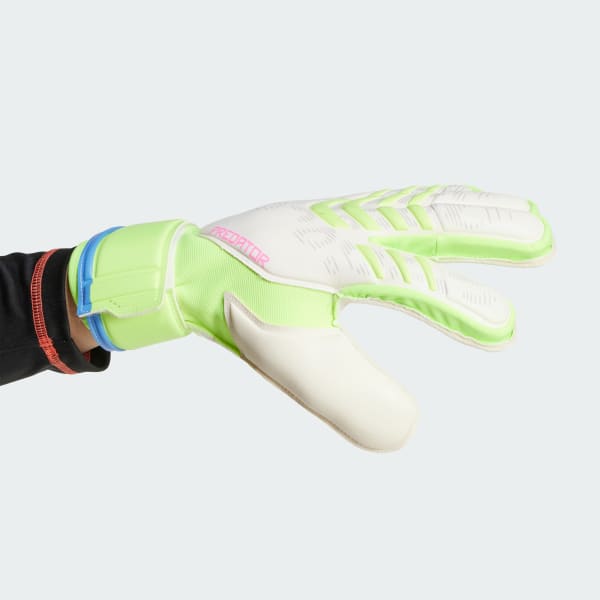 White Predator Match Fingersave Goalkeeper Gloves