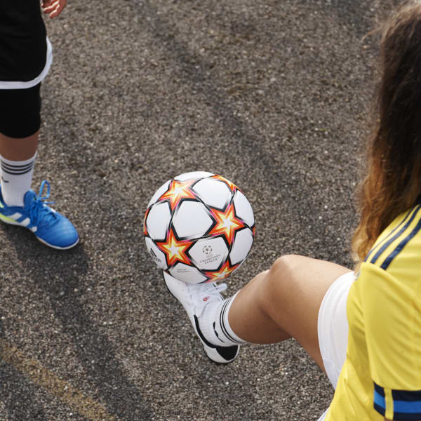 Ballon adidas UEFA Champions League Pro White-Silver Metallic-Bright Cyan -  Fútbol Emotion